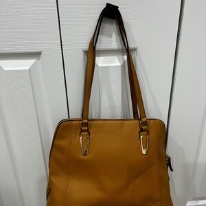 Elegant Tan Leather Tote Bag